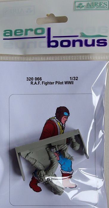 1/32 R.A.F. fighter pilot WWII