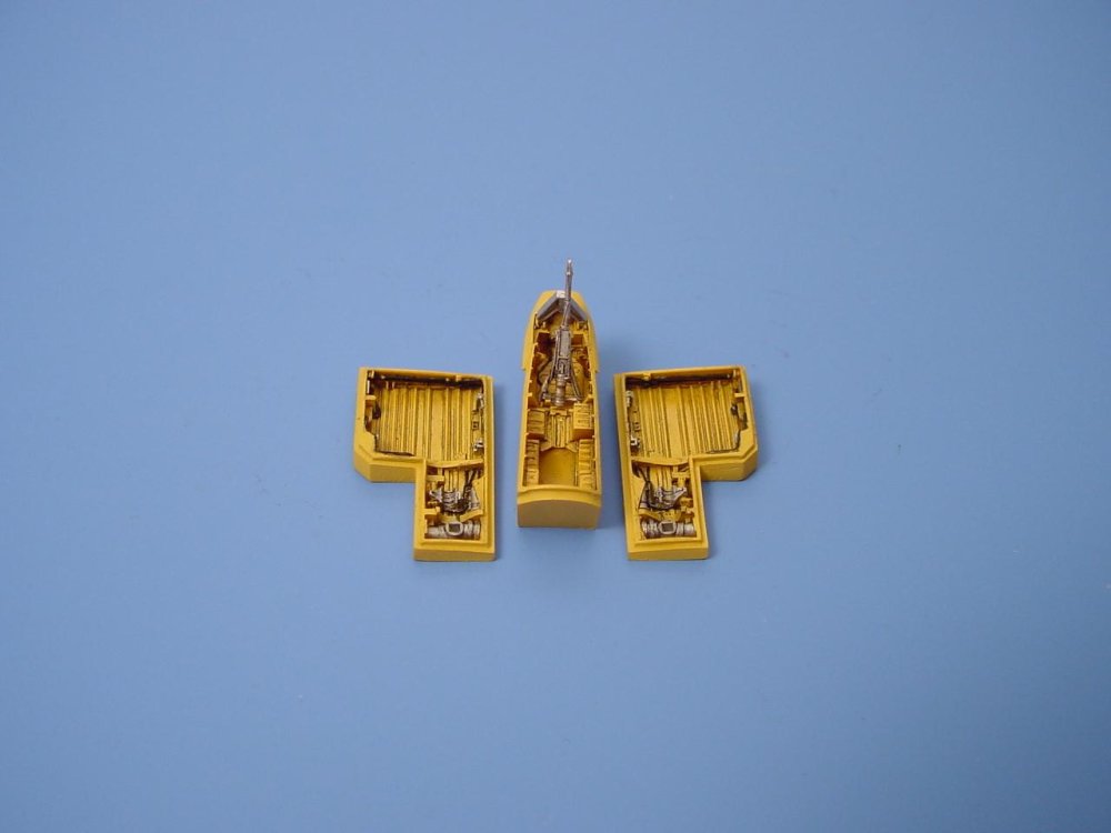 1/72 F-84G Wheel Bay