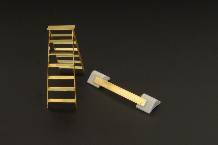 1/72 British wheel chock & ladder (PE+resin)