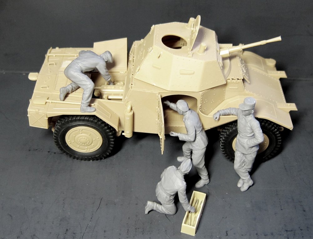 MODELIMEX Online Shop | 1/35 Panhard 178 with French Armoured Vehicle ...