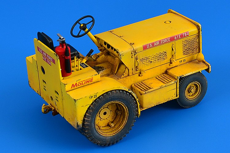 1/32 Minneapolis-Moline MT-40 Tow Tractor