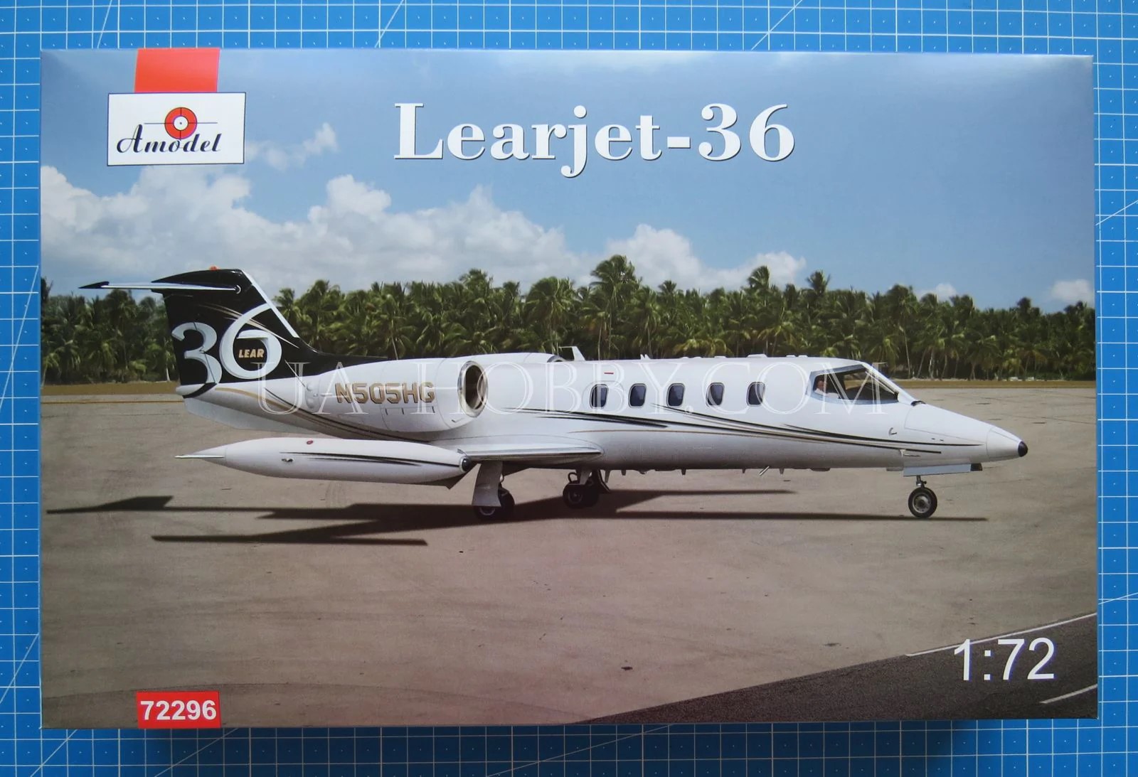 1/72 Learjet-36