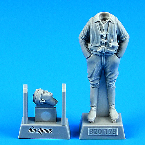 1/32 German WWII Luftwaffe Pilot (1 fig.)